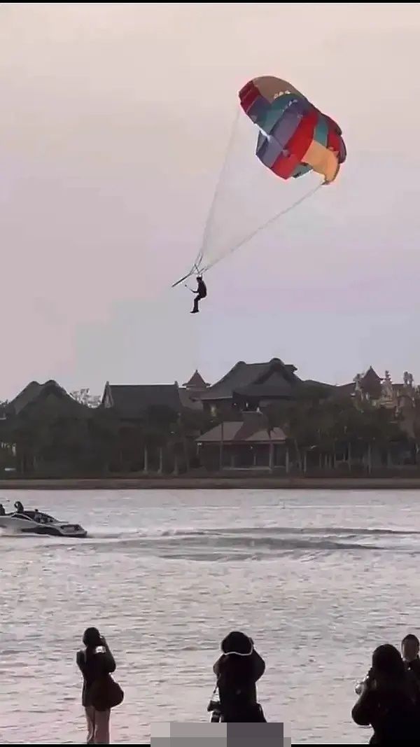 创4创新程度是我等靠想象力都想不到的,晋级选手都是用飞的