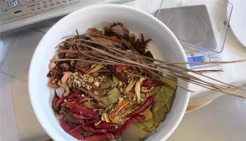 调制卤水,无需太多香料!只需这6样,卤肉香浓又好吃,吃着不腻