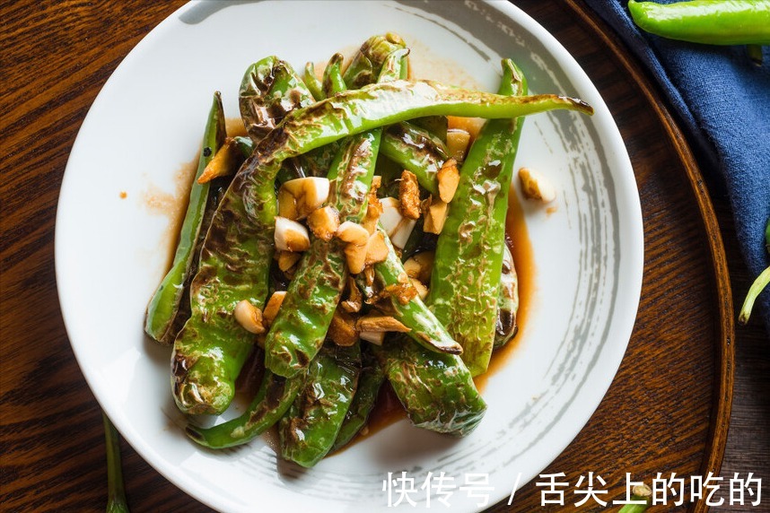 入味|做虎皮青椒，万不能直接倒油，提前多做1步，起皮还入味，真下饭