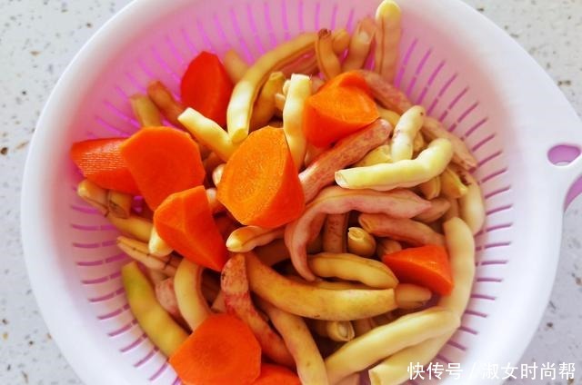 它是“天然解毒草”，三天两头吃1次，清理肠道，便秘去无踪！