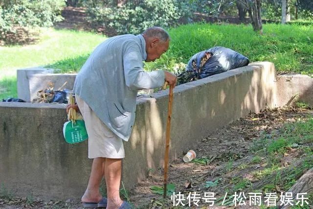 重男轻女|三类父母到了晚年,多半不会被子女孝顺,都是自找的怨不得儿女