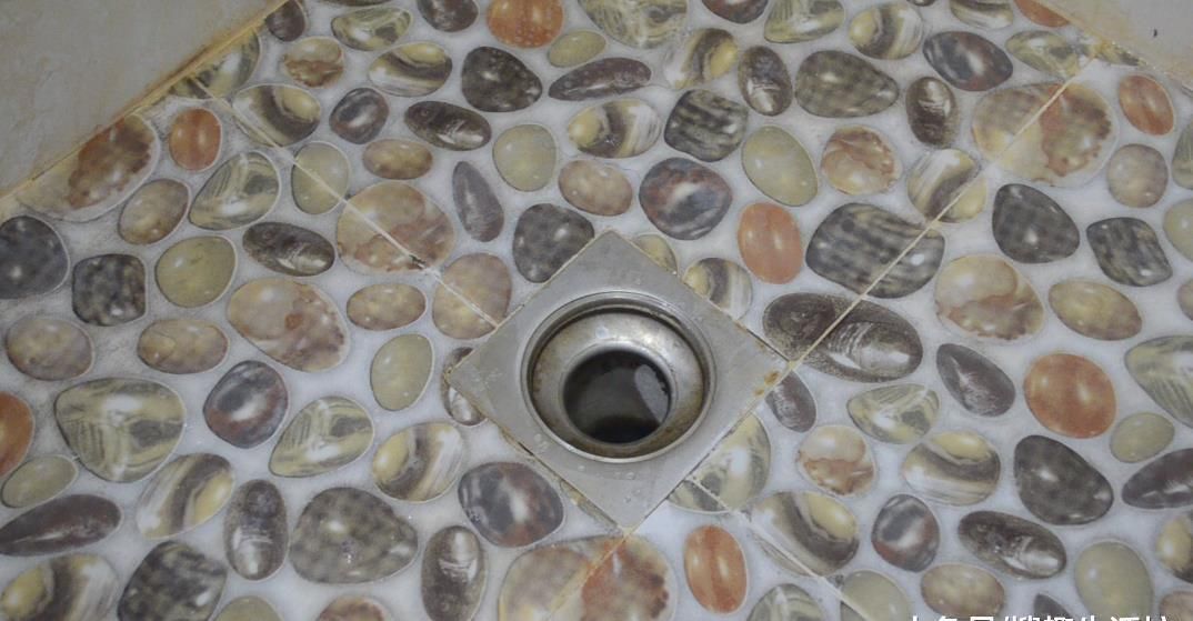 卫生间墙角喷一些它, 角落不脏不臭, 还没有小飞虫, 试过的人都夸好