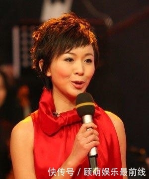 主持17年0失誤,歐陽夏丹如今為何離開了《新聞聯播》?令人深思