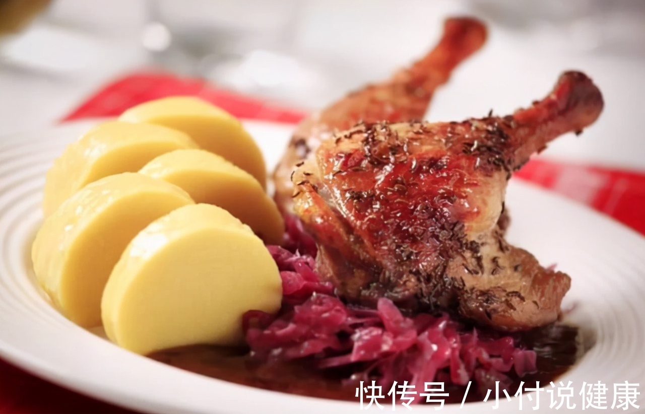 饱和脂肪酸|鸡蛋是高血脂的“发物”?建议:预防血脂升高,这3种食物需少吃