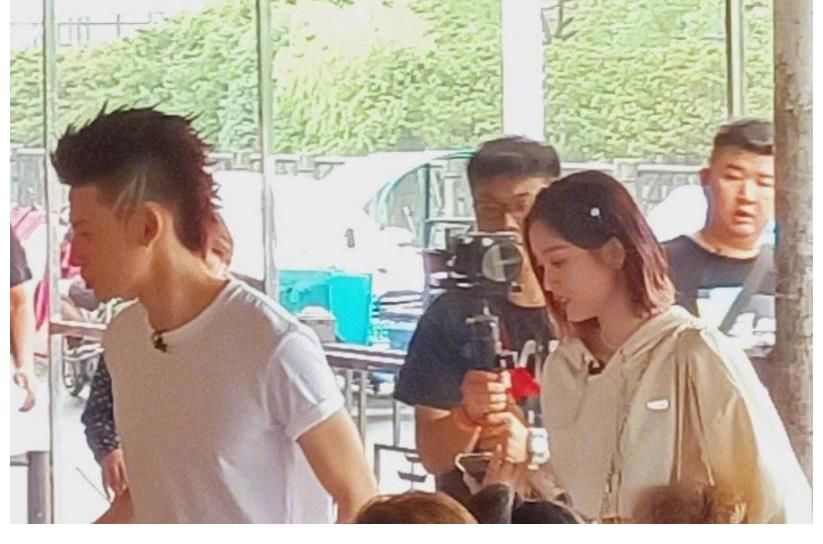 吴宣仪|恋恋剧中人路透曝光，吴宣仪王琳凯同框出镜，二人造型却被嘲太土