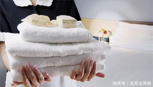 毛巾用久了又黄又臭又滑，聪明人用这个方法，保准洗完跟新的一样