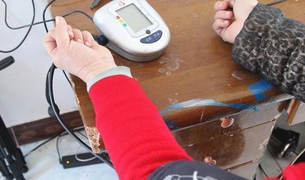 读数|自己在家测血压,要注意哪些细节?测出血压14090,是高血压吗?