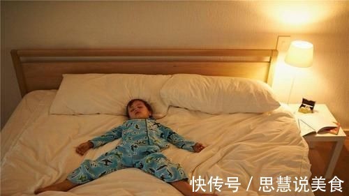 脾虚|孩子睡觉有此异常，可能是脾虚信号，两周内没改善，或致发育不良