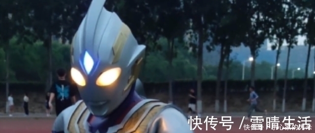 迪迦|奥特曼:Up主自制特利迦皮套,造型堪比原作,但细节有一些翻车