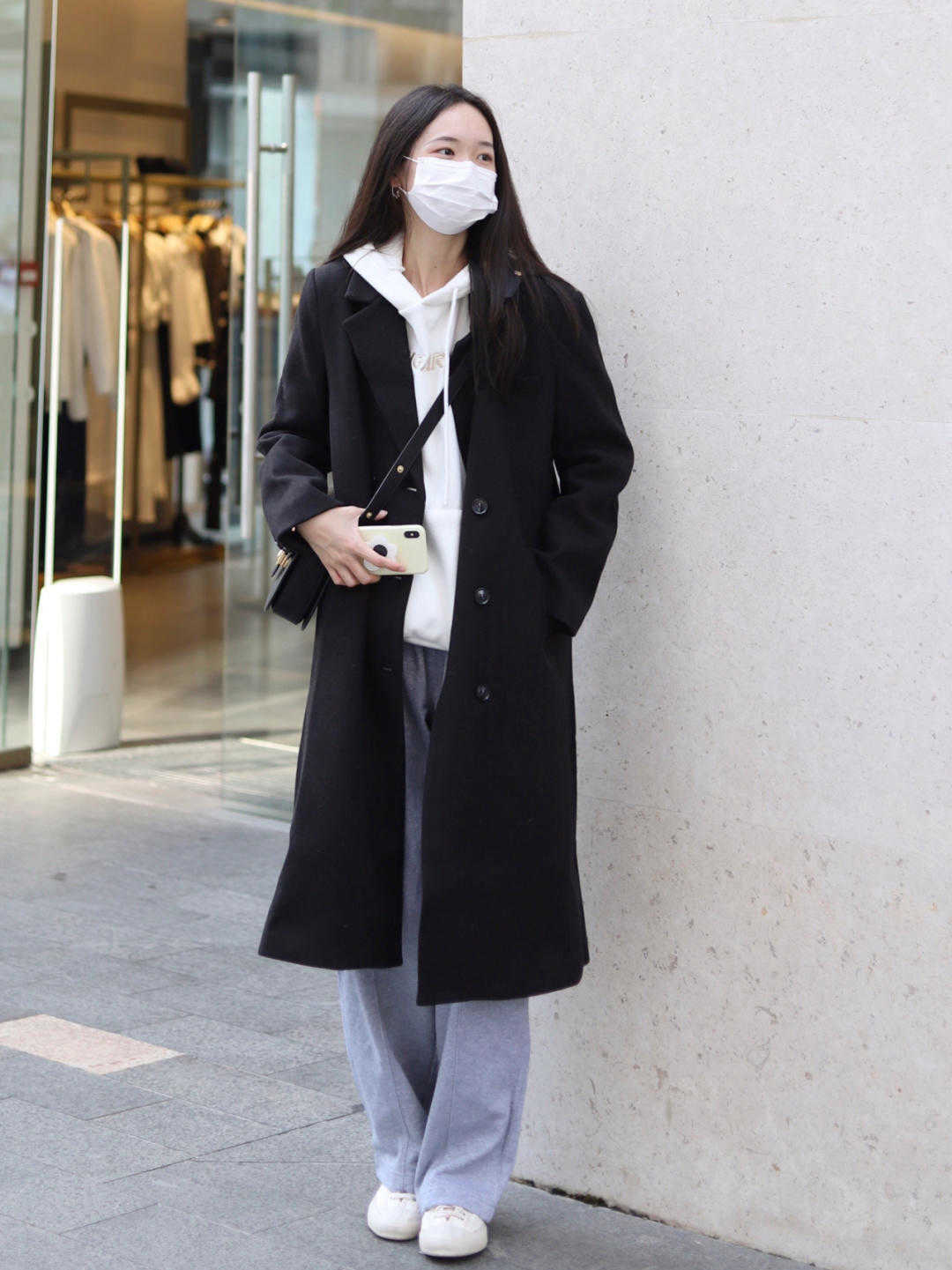 身形 初冬一定要选“大衣+卫衣”!遮肉显瘦又减龄,保暖效果还超赞