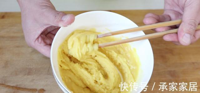 配方|我家祖传三代做油饼配方，好吃又松软，放半个月都不硬，太香了