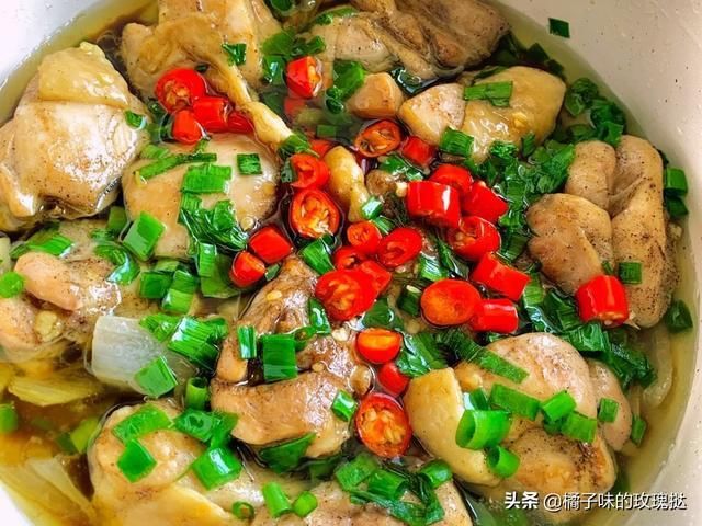 味美下饭的家常菜推荐:葱香焖鸡,干煸豆角,菌菇炒鸡蛋,超简单