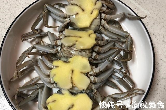 蒸大闸蟹，万万不能直接蒸，学会这一步，蟹黄不外流，肉质更鲜美