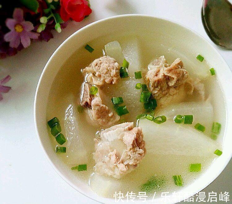 滋补|做排骨汤时放点“它”,解暑又滋补,隔三差五吃,轻松过夏