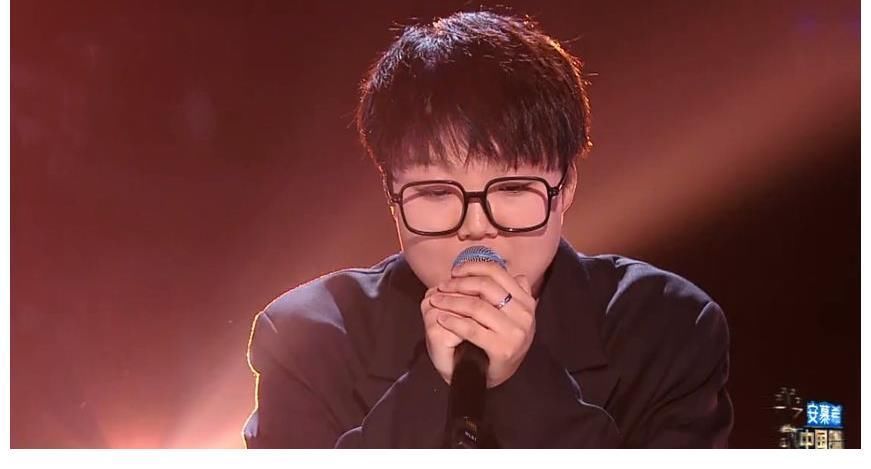《好声音》导师对战打响后，“大魔王”终于出现，李荣浩捡到了宝