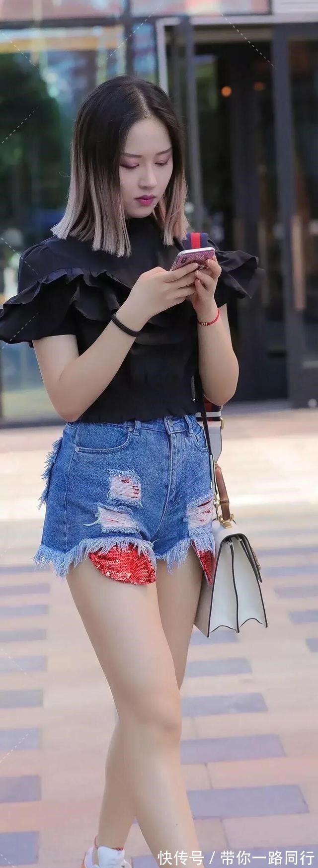 牛仔短裤 黑色个性短袖搭配牛仔短裤，轻便舒适，日常经典百搭！