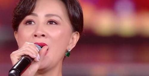 谢霆锋|央视国庆晚会：胡歌一人分饰五角，李雪健一开唱中国式浪漫破防了