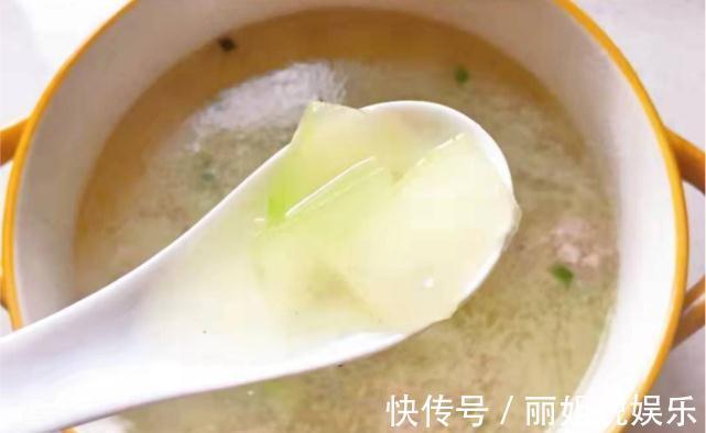 冬瓜肉丸子汤|冬天干燥,大雪过后多喝这汤,汤鲜味美,营养全面,暖身又暖胃