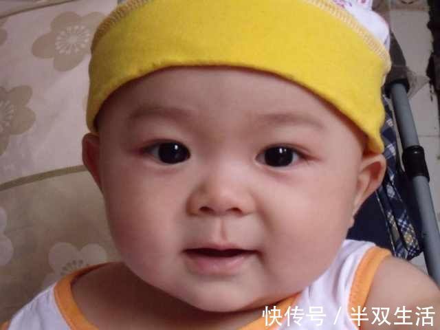 微笑|宝宝的这4个行为出现越早,说明大脑发育越不错,中了就先恭喜了
