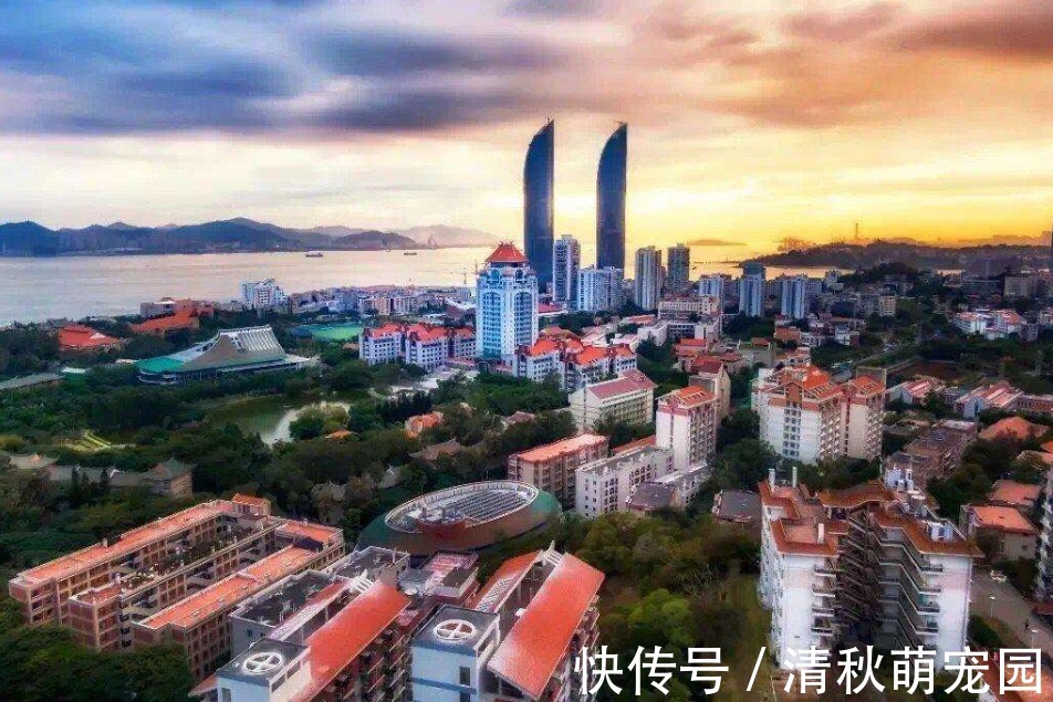 厦大$鲁迅为厦大题写校名,为啥4个字错了3个?专家:鲁迅故意写错的