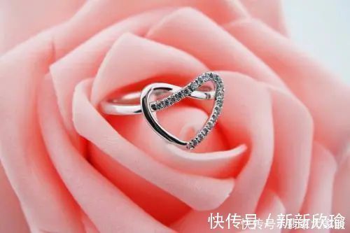 戒指!翡翠知识详解:购买戒指除了材质和漂亮,还有一个更重要的因素!