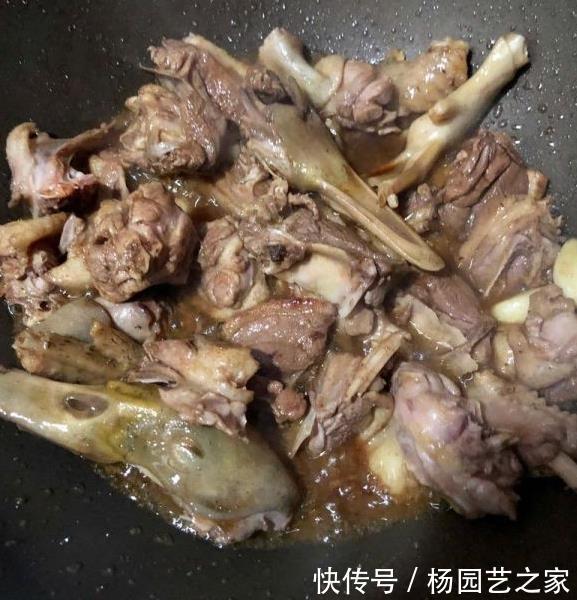 腥臭味|鸭子去腥别用姜,教你2招诀窍,鸭肉鲜香入味,好吃又无腥味