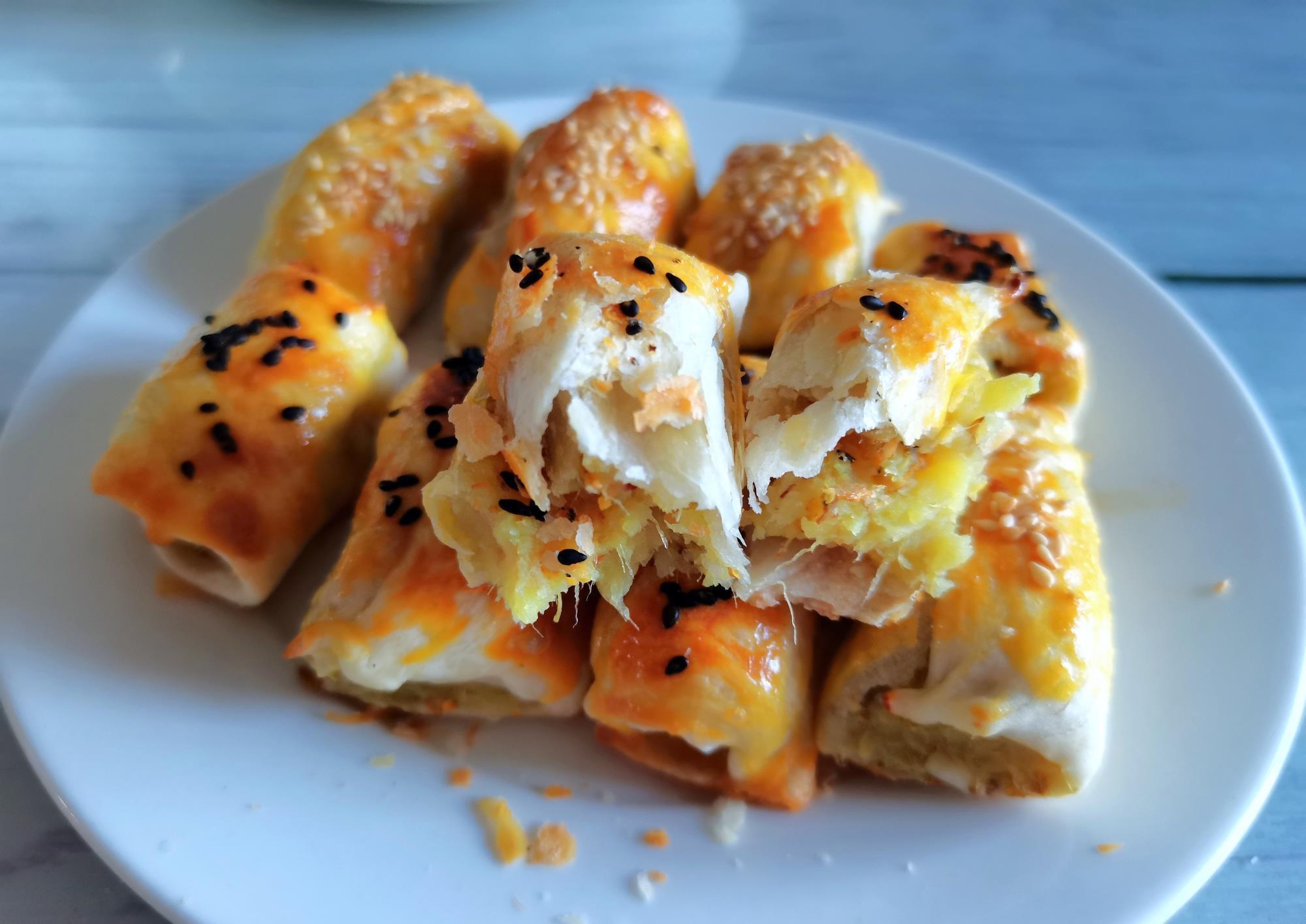 手抓饼的经典吃法，简单一卷，10分钟上桌，外酥里甜，外面买不到