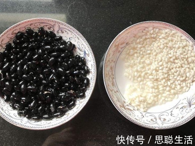 早餐爱喝自制豆浆的朋友,别只加黄豆,这样添加,营养更加倍