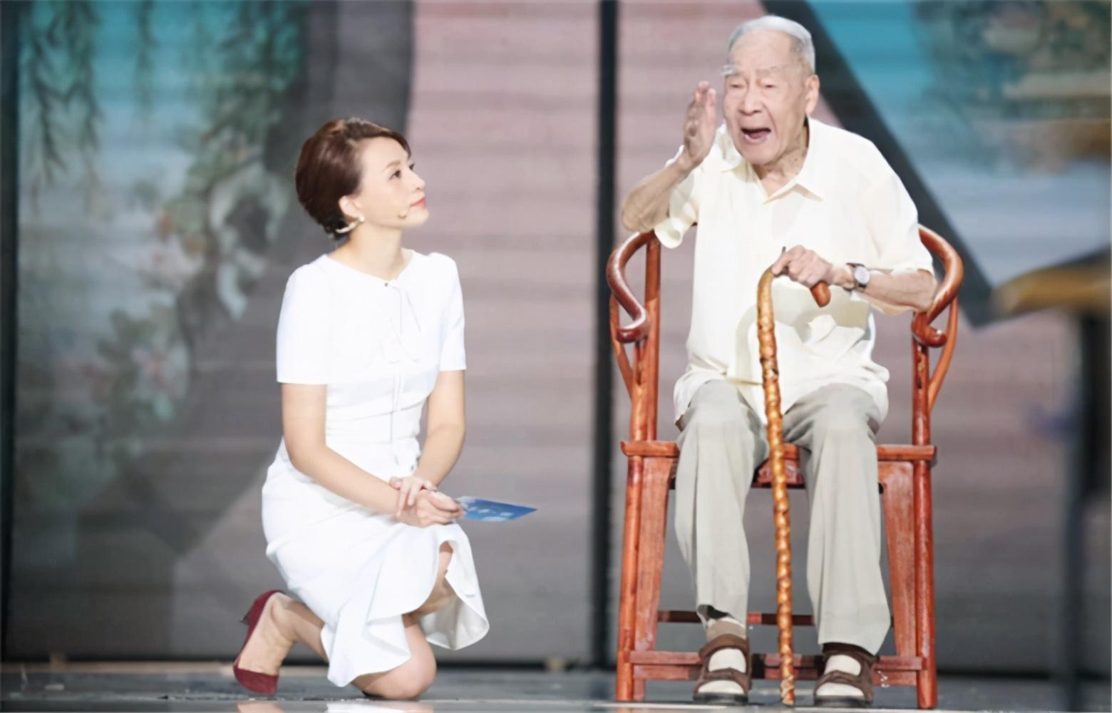 86岁翻译家身患癌症,医生你最多活7年,如今已99岁高龄