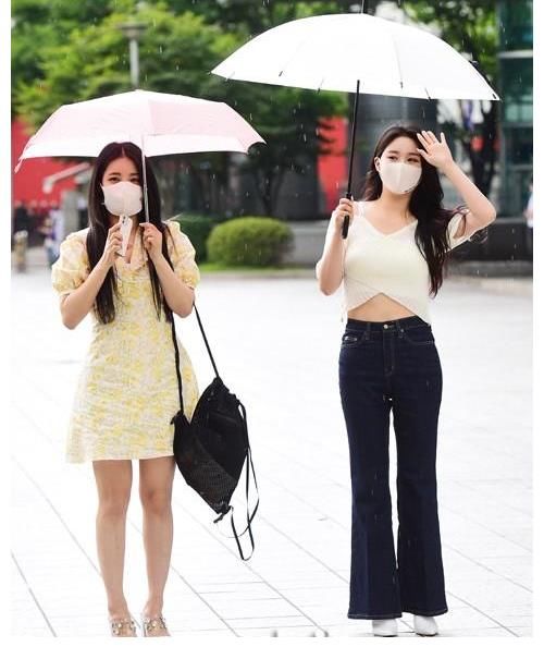 br「MD PHOTO」 韓國女團Brave Girls成員金玟瑩南侑廷出演SBS電臺節目