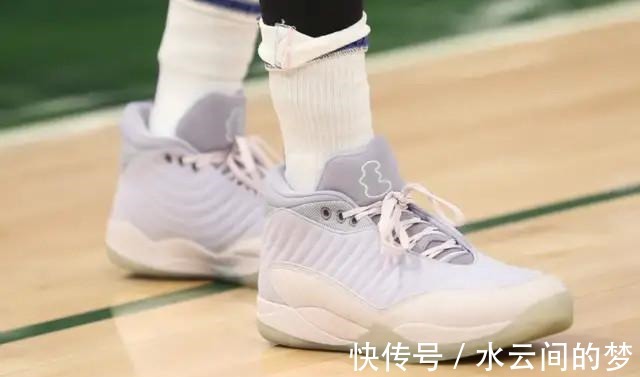 76人 NBA球员上脚哈登穿第六代签名鞋,史蒂芬森的and1很复古!