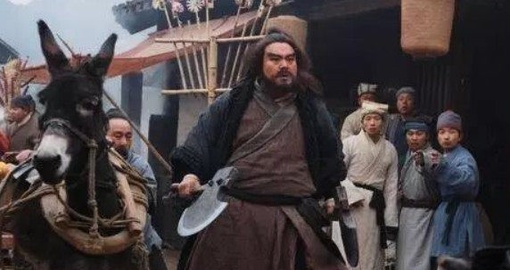 笔者|水浒传中最可怜的2个角色,一个被李逵杀死,另一个被武松杀死