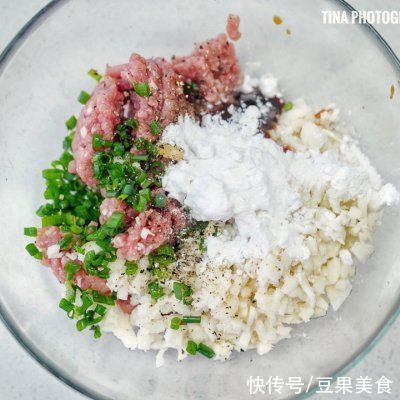 这是我吃过全宇宙最好吃的马蹄嫩肉饼