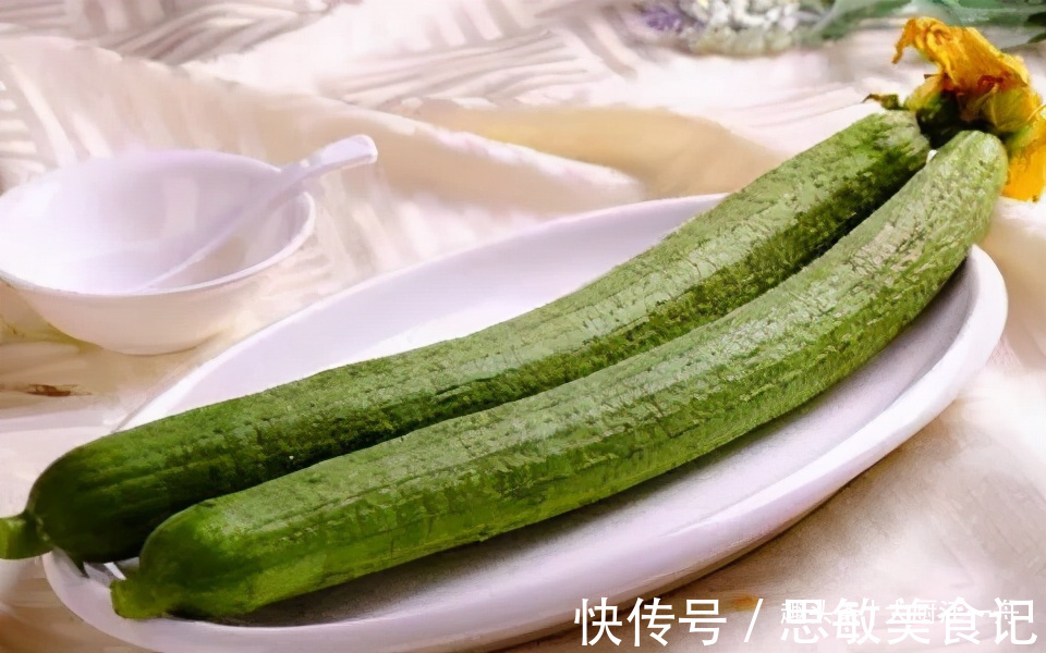 买丝瓜,要分清“有棱”和“无棱”,口感差别大,弄懂再买不吃亏