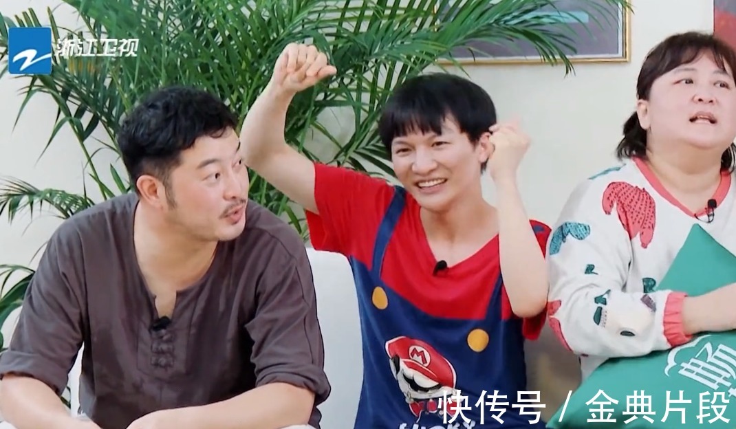 大熱天|這節(jié)目有毒啊!大熱天室內(nèi)錄制,嘉賓汗如雨下,全程用手扇風(fēng)!