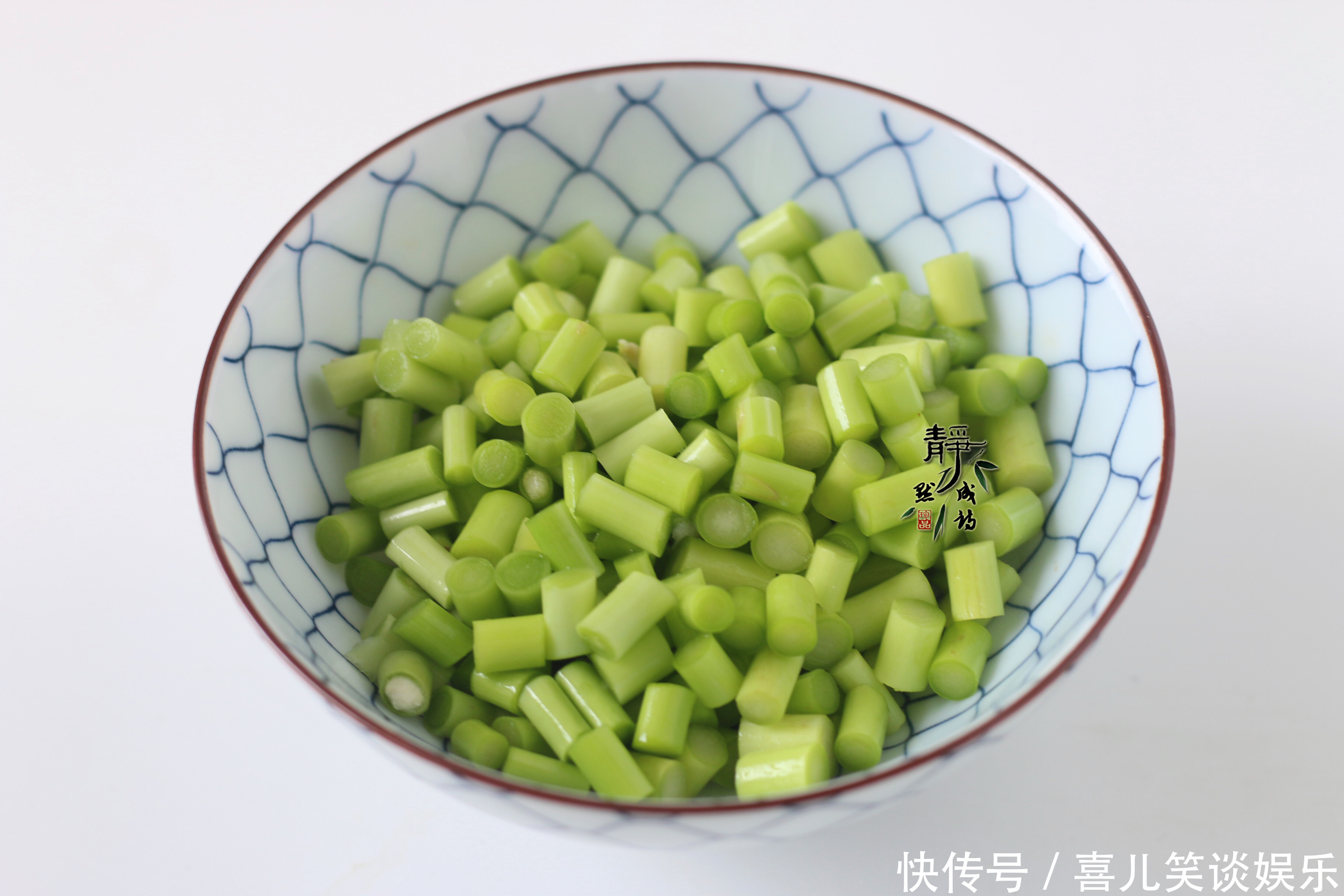 家常|下饭菜肉末炒粉条的家常做法,照着做,粉条不坨也不粘锅,倍儿香