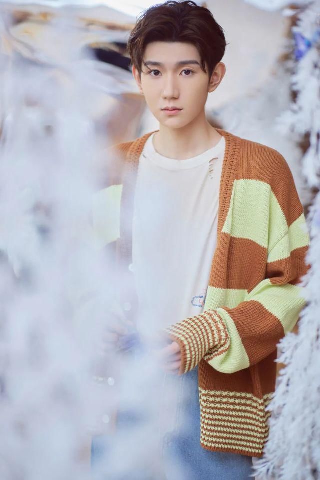 王源|王源《流星也為你落下來了》電視首秀，讓浪漫音樂縈繞耳邊