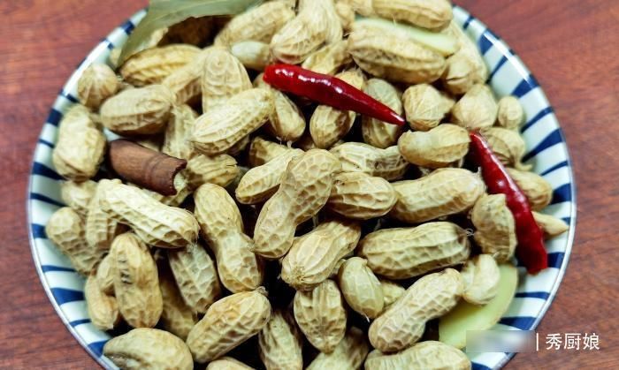 入味|做水煮花生米,直接下锅煮是“外行”,教你1招,香糯入味又省火