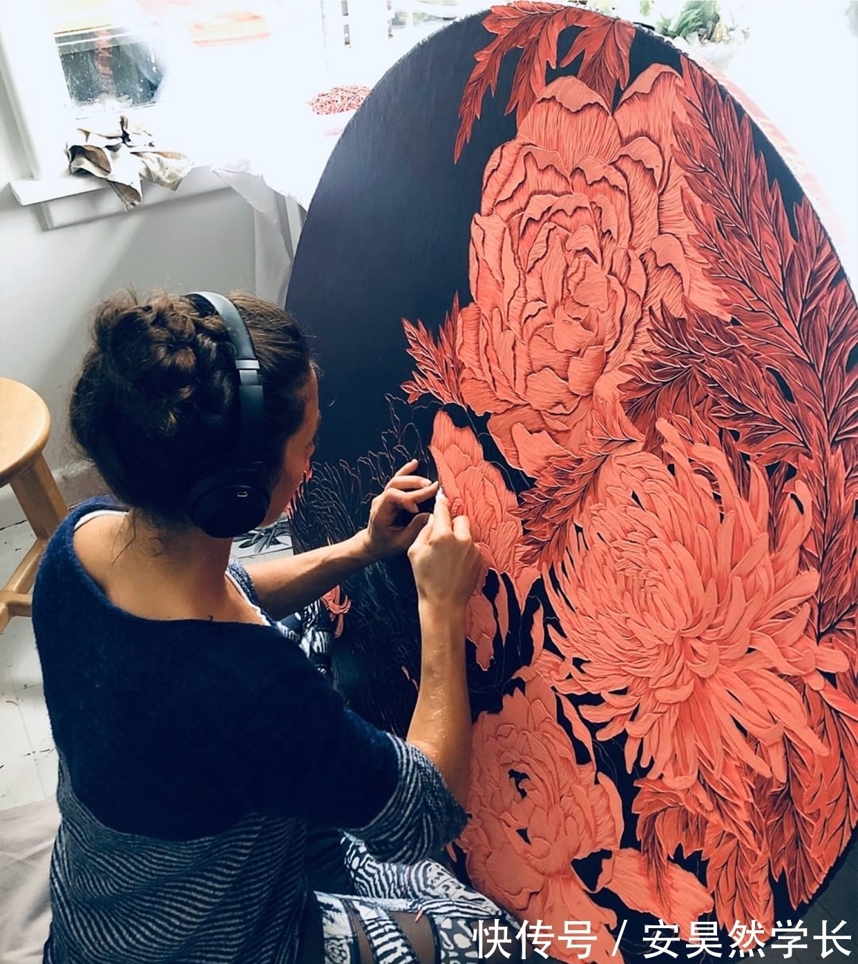 冲浪板@80层颜料之下的故事:时光雕刻者,与刀刃为伴的漆雕艺术家