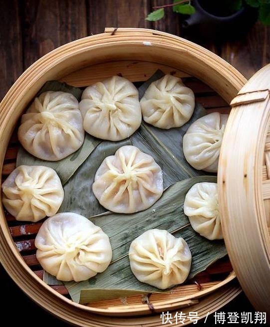 叉烧包|早餐自己做汤包、煎饺、叉烧包, 汤都是新鲜的!