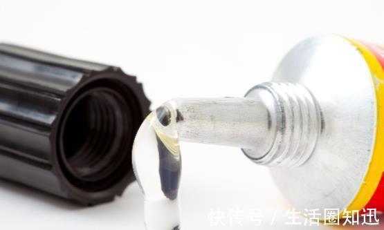 胶水|502胶水把手粘住了巧解决 使用502时如何防止502粘住手