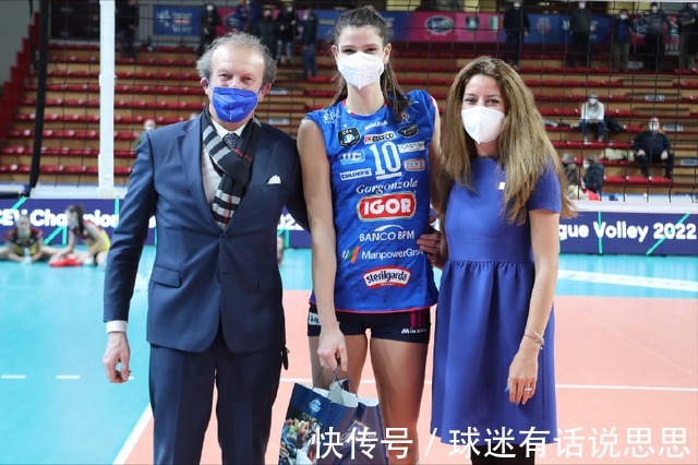 女排|欧冠皆取四连胜!美国副攻20分助瓦基弗胜;意甲豪门3人上双横扫
