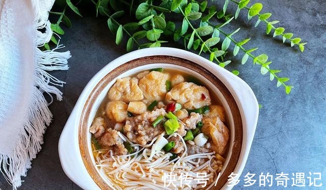 3样食材巧搭配，扔进砂锅炖一炖，汤鲜味美，一大锅连汁都不剩！