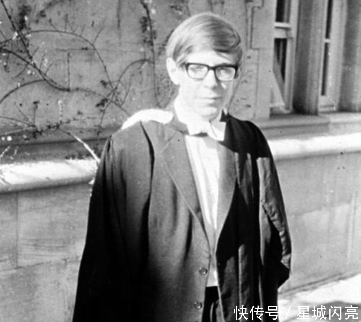 预言家 黑洞伟大的“预言家”，首张黑洞照片诞生，霍金黑洞理论终获证实