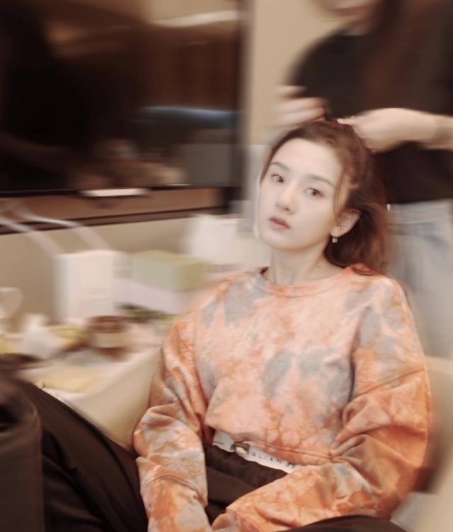 大长腿|儿童卡通动画:沃尔夫被一群牙齿嘲笑,想要逃离这个地方