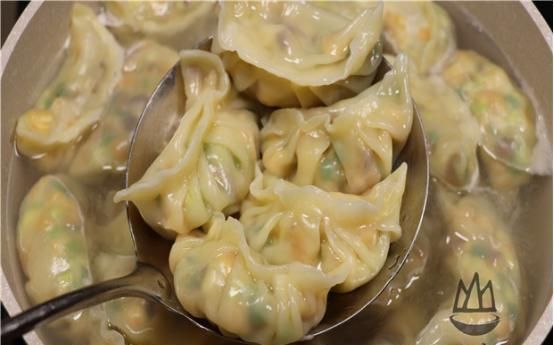秋天要多吃这素饺子，不放鸡蛋不放肉，出锅2分钟全抢光，真解馋