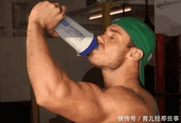 香煎牛肉|长时间靠蛋白粉健身的人一旦断开，肌肉会变成什么样