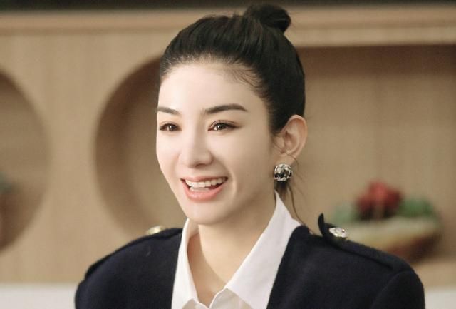 黄奕相亲问女儿意见、王琳恋爱不超7月:婚史不是女星难再婚原因