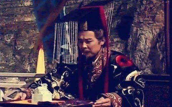 关羽|关羽、张飞出身低微,为何最后名扬天下?一句话,跟对了组织