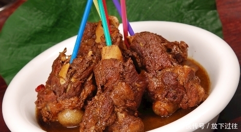 猪肉的这个部位要常买,十几元一斤,钙含量极高,老人小孩要常吃